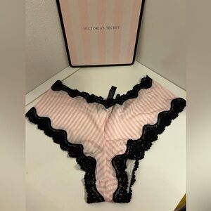 🖤🩷Victoria's Secret Striped🖤🩷 Pink and Black Lace Panty & Bonus Buy💚